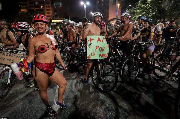 Тисячі голих бразильців влаштували марафон, щоб показати водіям щось важливе!. Як вам така акція?