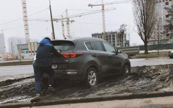 Киян насмішив автохам, якого покарала карма. Щось пішло не так.