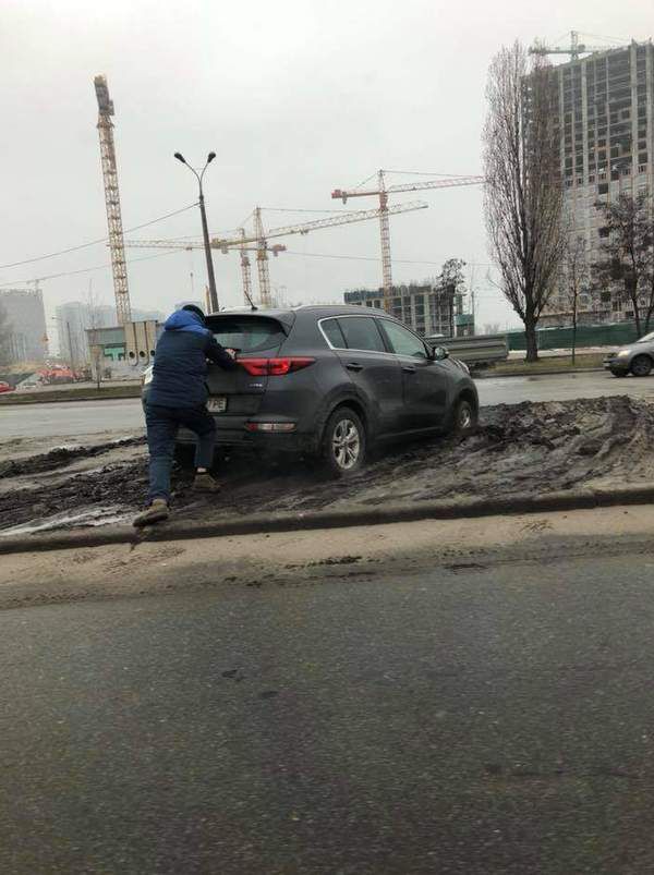 Киян насмішив автохам, якого покарала карма. Щось пішло не так.