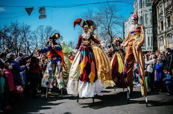 В Одесі стартує щорічний фестиваль «Гуморина». 1-го квітня в Одесі відбудеться Гуморина, традиційно відкриває туристичний сезон в українській південній Пальмірі.