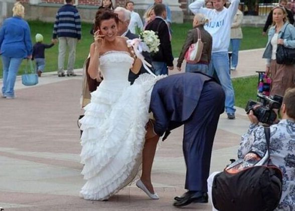 Смішно до сліз: конфузи, що відбулися під час весілля. Забійні весільні знімки, які викличуть дикий сміх.