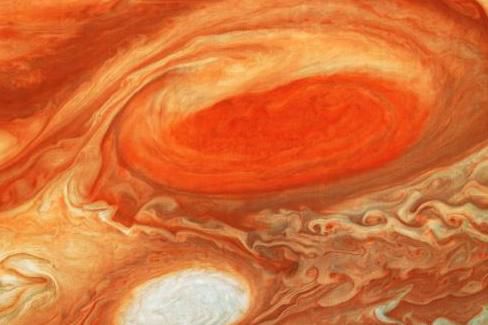 Нове фото Юпітера в багряних тонах. В Мережі з'явилося нове фото Юпітера.