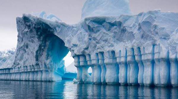 В Антарктиді під талим льодом знайшли дорогу і міст. Вчені виявили цікаву знахідку.