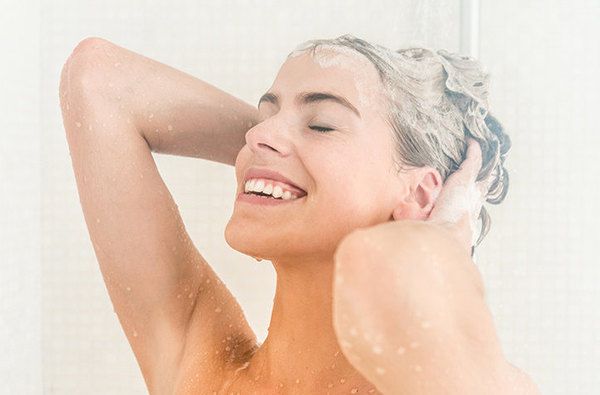 Ми всі приймаємо душ неправильно! 8 помилок, які робить кожна. Більше того, частина дерматитів, екзем та інших проблем з шкірою виникає саме з-за того, що ти неправильно приймаєш душ!