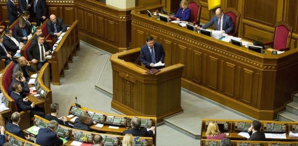 У Порошенка анонсували відео по Савченко, яке "шокує все суспільство". У четвер Рада розгляне подання Генпрокуратури на затримання і арешт Савченко.