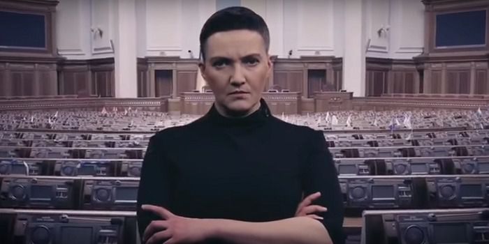Надія Савченко на відео тролить генпрокурора Юрія Луценко. У Мережі почали активно обговорювати ролик з участю Надією Савченко.