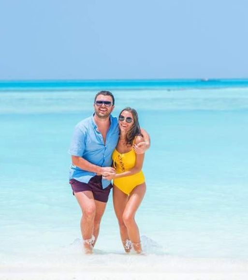 Григорій Решетник показав дружину в купальнику. Сім'я давно повернулася з Мальдів, але в їх інстаграм-стрічках досі з'являються нові відпускні фото.