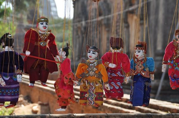 21 березня - Міжнародний день лялькаря. Світ лялькового театру — це невинність дитинства, його чистота і безпосередність, і мудрість філософа.