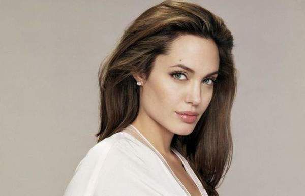 Анджеліна Джолі розповіла про свої найсексуальніші якості. "У мене самий нудний набір макіяжу", – говорить актриса.