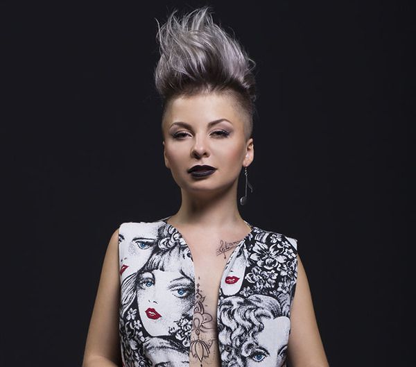 Феномен українського шоу-бізнесу KiRA MAZUR відкриє нову себе. Українська співачка, автор і виконавець пісень «Я бі», «Карі очі» - KiRA MAZUR постане перед шанувальниками у новому образі і стилі.