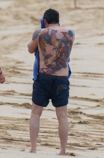 Бен Аффлек зробив велике татуювання на всю спину. Актор зробив тату у вигляді фенікса на всю спину.