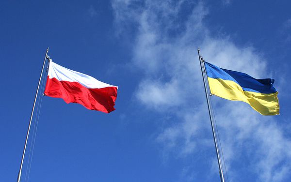 Україна готова дозволити ексгумацію поляків. Україна готова зняти заборону на ексгумацію останків польських жертв конфліктів за умови діалогу з Польщею.