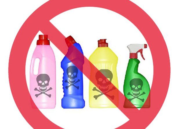 Продаж в Україні миючих засобів з високим вмістом фосфатів скоро буде заборонено. Продаж миючих засобів з високим вмістом фосфатів, а також шампуні і ряд інших засобів гігієни, які містять аніонні ПАР, будуть заборонені в Україні з 1 січня 2019 року.