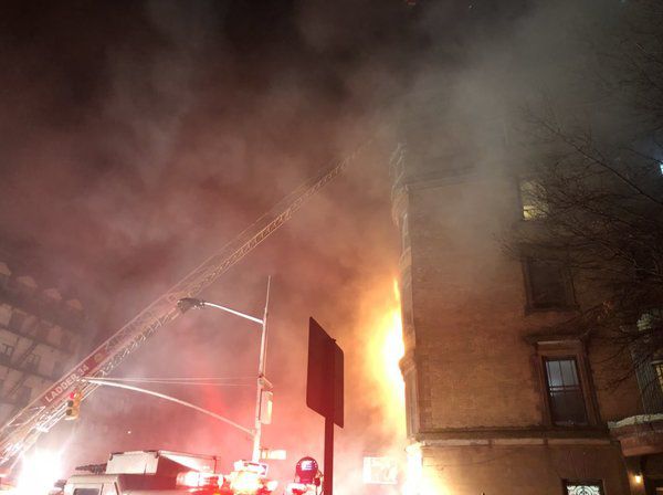 Пожежник загинув на зйомках фільму з Брюсом Віллісом. Інцидент стався на зйомках фільму Сирітський Бруклін, які в даний час проходять у Нью-Йорку. Жертвою став 37-річний пожежний Майкл Девідсон.