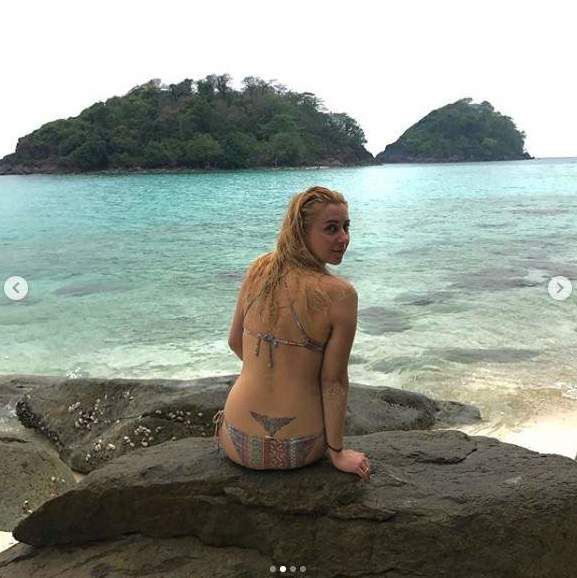 Тоня Матвієнко засвітила татуювання на пікантному місці. Співачка відпочиває в Таїланді.