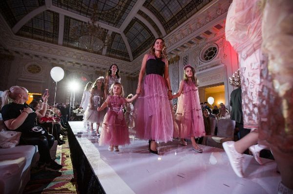 Діти Ольги Фреймут та Лілії Ребрик вийшли на подіум в якості моделей. У Києві пройшов Main event міжнародної дитячої тижня моди Junior Fashion Week.