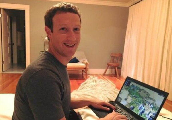 Екскурсія по будинку одного з найбагатших людей планети Марка Цукерберга. Марк Цукерберг, талановитий програміст і засновник соцмережі Фейсбук, на сьогоднішній день — один з найбагатших людей на планеті.