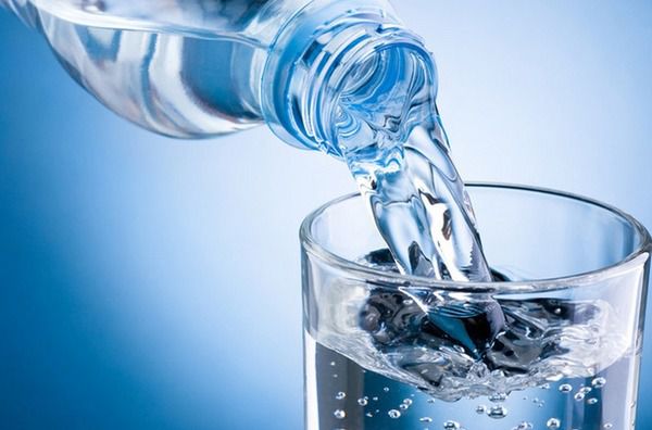 Ризики споживання води з автоматів із водою