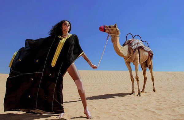 Модель Вінні Харлоу влаштувала гарячу фотосесію в нижній білизні в Дубаї. 23-річна модель Вінні Харлоу  проводить відпустку в Дубаї.
