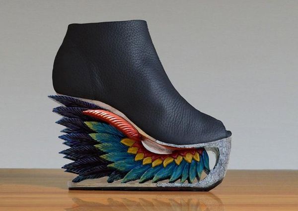 Мода 2018 -  дерев'яні платформи для шалено творчого взуття (Фото). Колись Ланви Нгуен  працювала в області корпоративних фінансів, але на щастя потім вона закинула цю справу і пішла в творчість.
