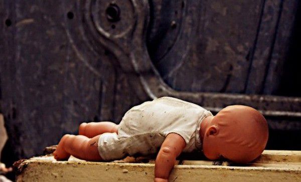 У Косівському районі Івано-Франківської області жінка вбила молотком свою малолітню доньку. Правоохоронці з'ясували, що жінка психічно хвора.