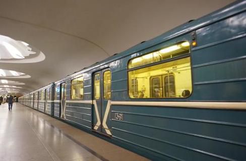 У петербурзькому метро пасажирів оглядають за новими правилами. В метро Санкт-Петербурга вступають нові правила огляду пасажирів.