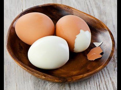 Додайте соду, коли варите яйця! Шеф-кухарі давно знають цей секрет. Є кілька причин, чому так.