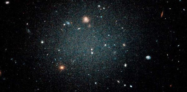 Астрономи виявили галактику без темної матерії. Відкриття змушує по-новому поглянути на цю загадкову невловиму субстанцію і переглянути погляди на утворення галактик.
