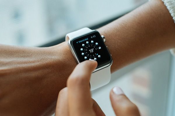 Нове покоління Apple Watch отримає збільшений дисплей - ЗМІ. Нові моделі Apple Watch отримають більший дисплей, покращений моніторинг працездатності та збільшений час автономної роботи.