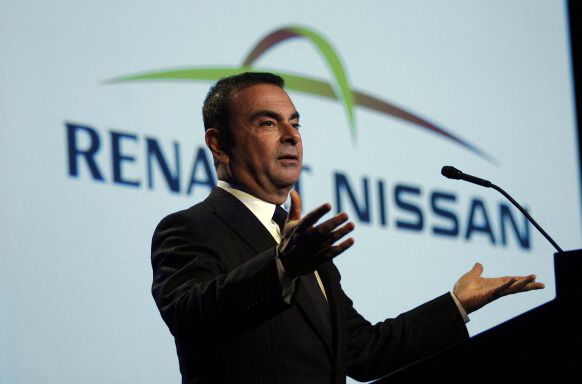 Renault і Nissan ведуть переговори про злиття - ЗМІ. За даними джерел, Nissan віддасть свої активи Renault, отримавши взамін акції в новій компанії.