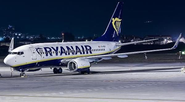 Гендиректор Ryanair пояснив, чому лише кожен десятий українець літає на літаках. При більш ніж 40 мільйонів населення країни українські аеропорти нараховують лише 16 мільйонів перевезених пасажирів, включаючи іноземців.