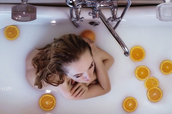 5 причин, чому ванна корисніше душа. Багато людей довго роздумують при облаштуванні ванної кімнати.