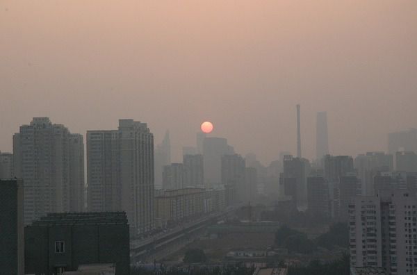 В готелях Китаю стали продавати чисте повітря. Готель «Кордіс» в Шанхаї може похвалитися близькістю до вокзалу та аеропорту, прекрасним басейном, а також повітрям подвійної фільтрації.