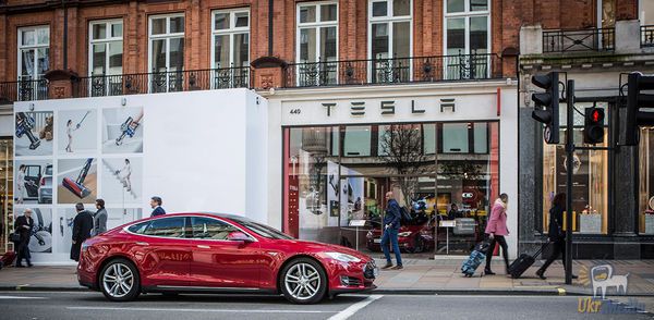 Tesla відкликає 123 тисячі автомобілів. Компанія Tesla відкликає 123 тисячі автомобілів через потенційну корозію болтів.