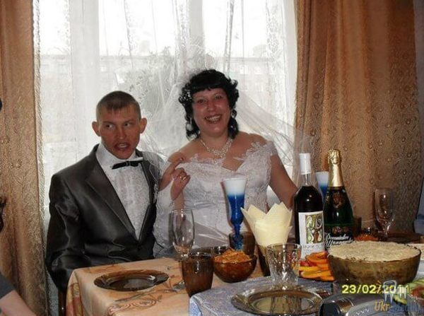 Курйозні весільні знімки, які соромно показати навіть родичам. Над такими весільними знімками тільки посміятися можна.