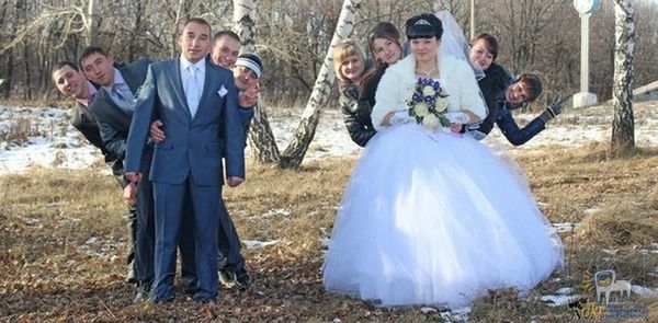 Курйозні весільні знімки, які соромно показати навіть родичам. Над такими весільними знімками тільки посміятися можна.