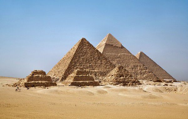 Вчені запідозрили інопланетне походження найбільшої піраміди Єгипту. Експертів здивували координати піраміди Хеопса.