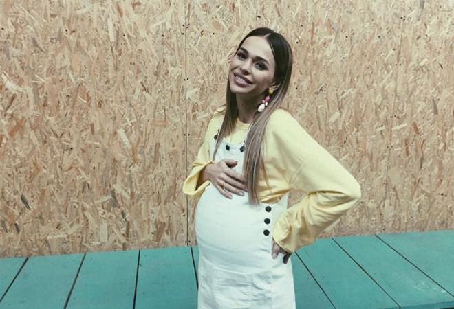 Анна Хилькевич, зірка Універу, знову вагітна. Не дивлячись на це актриса вирішила поки не розкривати стать майбутньої дитини.