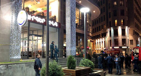 9 людей постраждали від вибуху у фастфуді Єревана (Фото, Відео). Вчора, 2 квітня, в Єревані (Вірменія) в результаті вибуху в кафе Burger King постраждали 9 осіб, більша частина з яких - діти і підлітки.