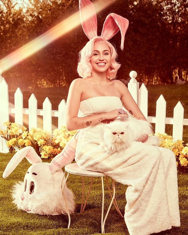 Майлі Сайрус знялася в провокаційній фотосесії з нагоди Великодня!. Схоже, відтепер Великдень — наше улюблене свято.