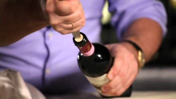 3 легких способи відкрити вино без штопора