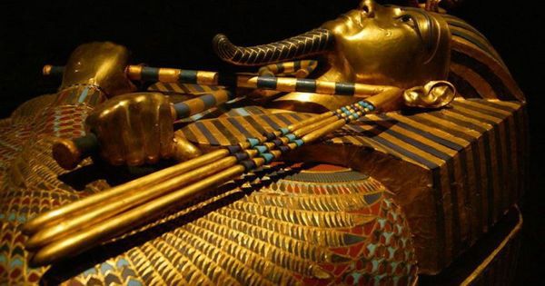 Експерт розповів про страшний вплив вкраденого артефакту Тутанхамона. Дві труби єгипетського фараона викликають катаклізми.