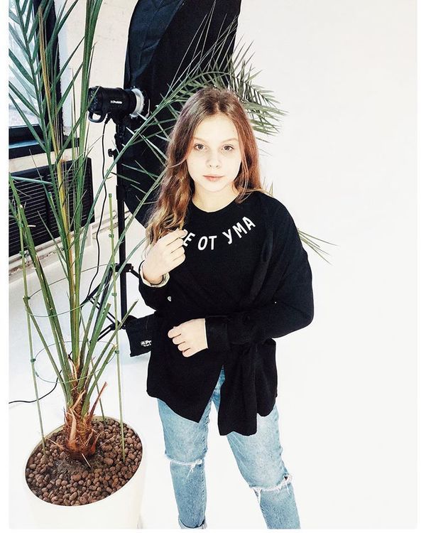 Донька Ольги Фреймут 12-річна  Злата здивувала дорослими образами. 12-річна дівчинка почала модельну кар'єру, тому її сторінка в Instagram рясніє модними фотографіями.