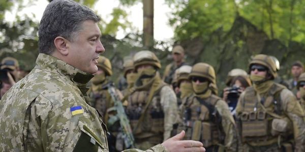 АТО на Донбасі закінчиться в травні - Порошенко. АТО на Донбасі в травні буде переведена у відповідний військовий формат.