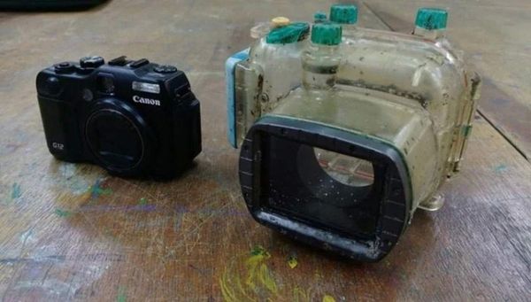 Фотоапарат, втрачений в морі більше 2 років тому повернувся до власника, і він ще працював!. Неймовірна історія.