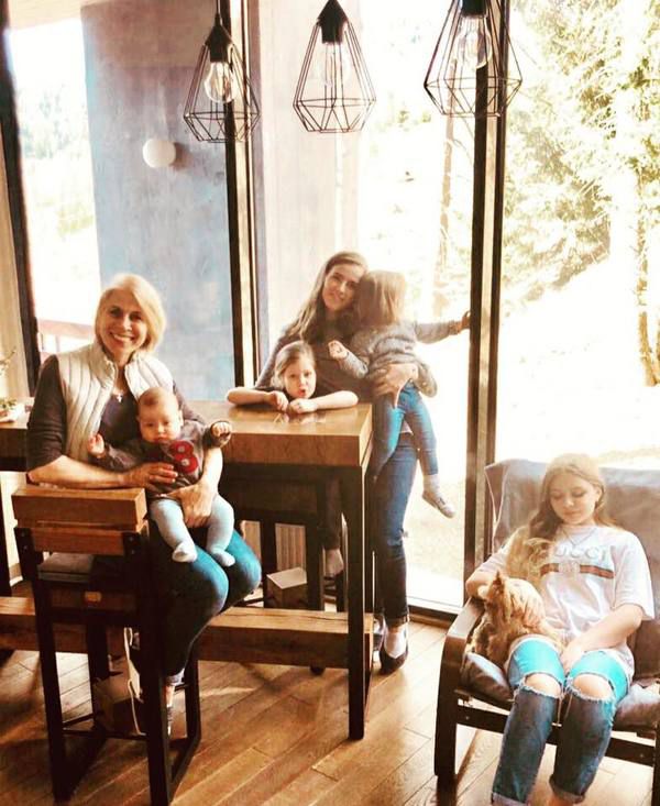 Неперевершена Ольга Фреймут поділилася фото з відпочинку в Карпатах. Актриса перед Великоднем відпочивала родиною в Карпатах.