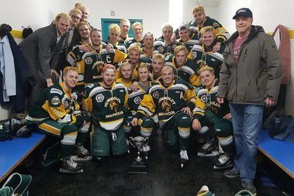 Хокейна команда розбилася в ДТП. Автобус з хокеїстами молодіжної команди «Хамболдт Бронкос» потрапив у дорожньо-транспортну пригоду на території Канади.