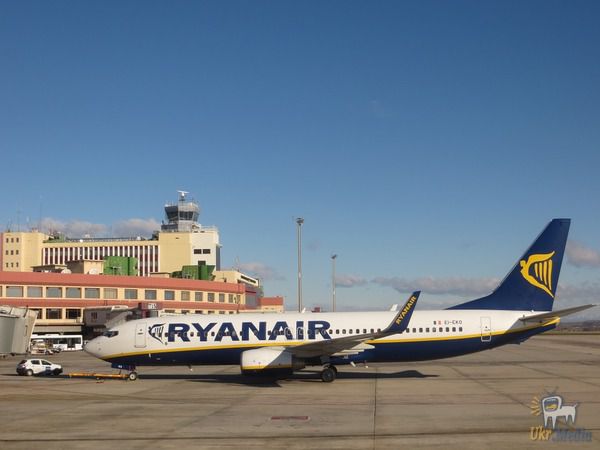 МАУ може подати до суду на Ryanair. МАУ може знову подати до суду на Ryanair, якщо питання отримання слотів і надалі не буде узгоджене з Борисполем, і одночасне прибуття/відправлення рейсів обох авіакомпаній зашкодить українському перевізникові.