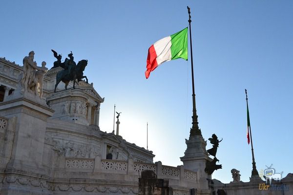 В Італії закликають зняти санкції з РФ. Санкції проти РФ завдають значної шкоди економіці Венето, вважає місцева влада. Тому вони закликають уряд Італії та ЄС їх скасувати.