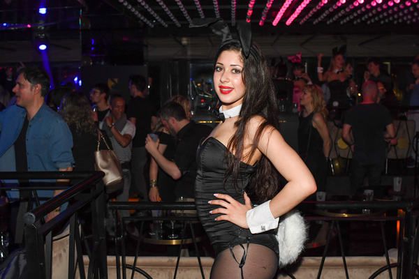 Сексуальні кролики на вечірки Playboy. Дивись і заздри як проводять вечірки в Європі.